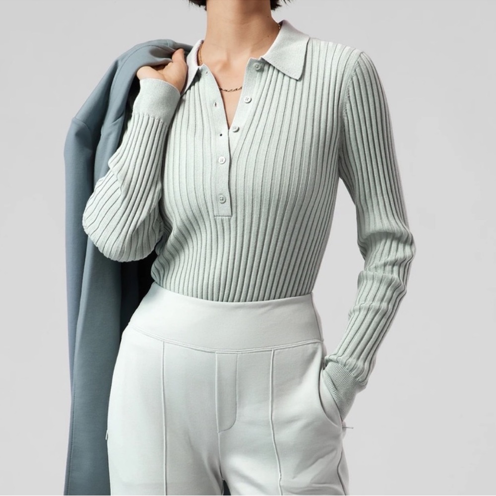 LARGE Athleta women’s sweet bay Henley sweater in coast gray (light green)